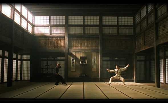 Morpheus em seu Dojo virtual ensinando kung-fu de verdade para Neo